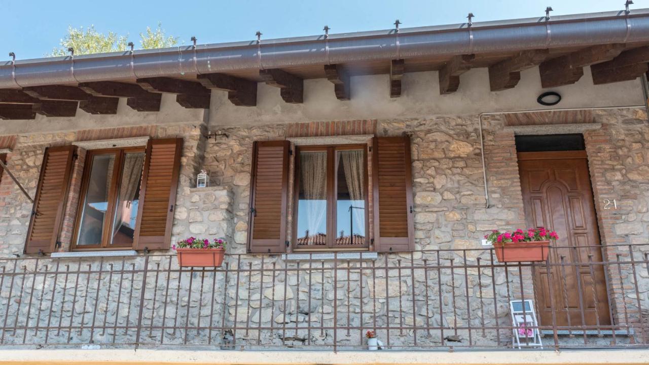 B&B La Corte And Home Restaurant - Free Parking - 10 Minutes To The Lake And Centre Комо Экстерьер фото
