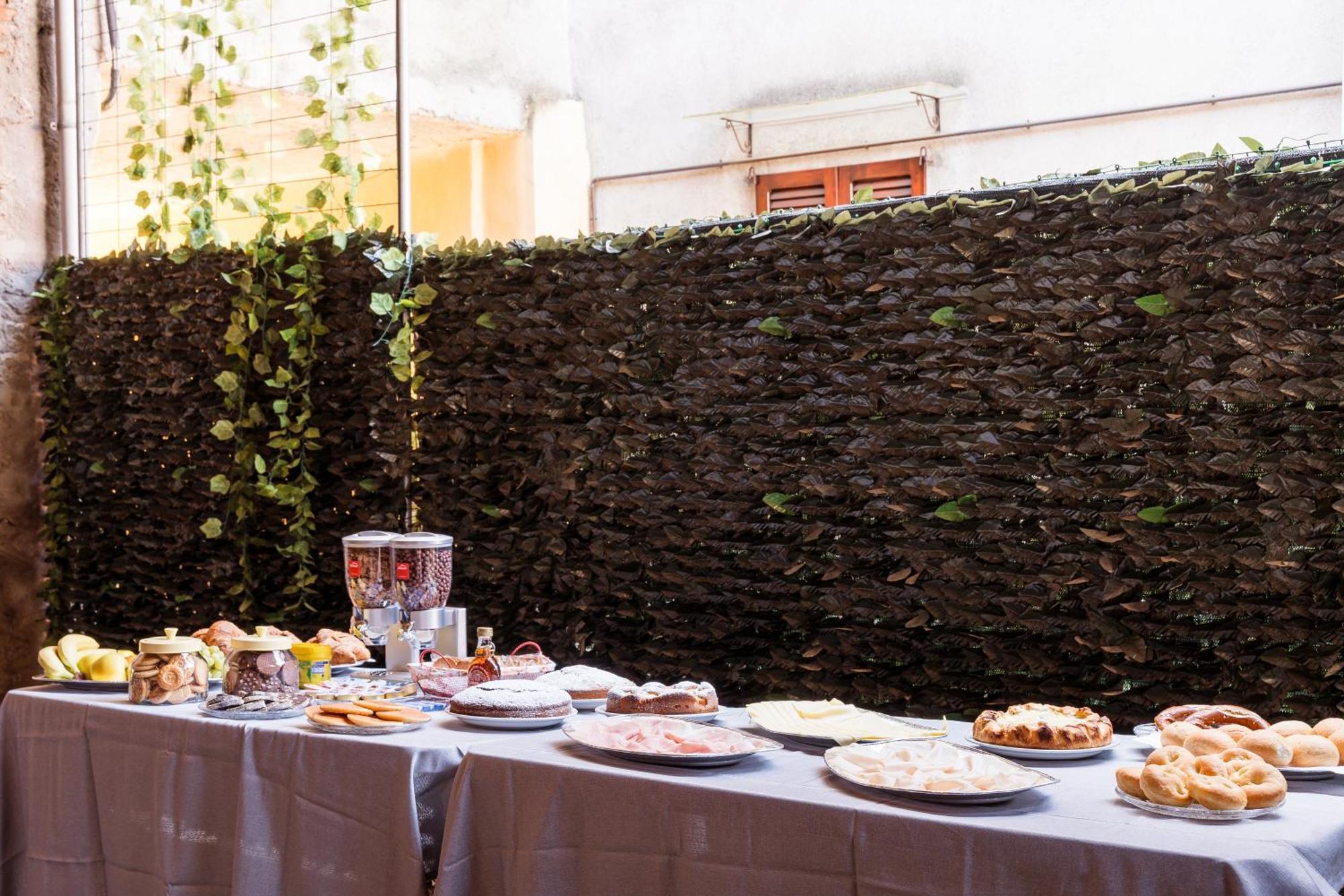 B&B La Corte And Home Restaurant - Free Parking - 10 Minutes To The Lake And Centre Tavernerio Экстерьер фото