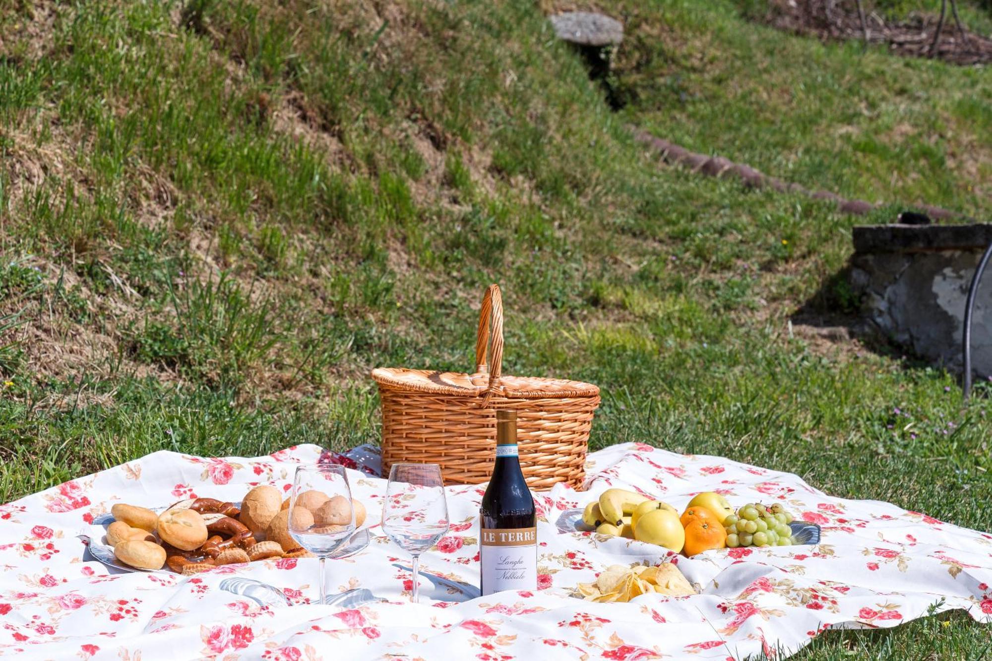 B&B La Corte And Home Restaurant - Free Parking - 10 Minutes To The Lake And Centre Комо Экстерьер фото
