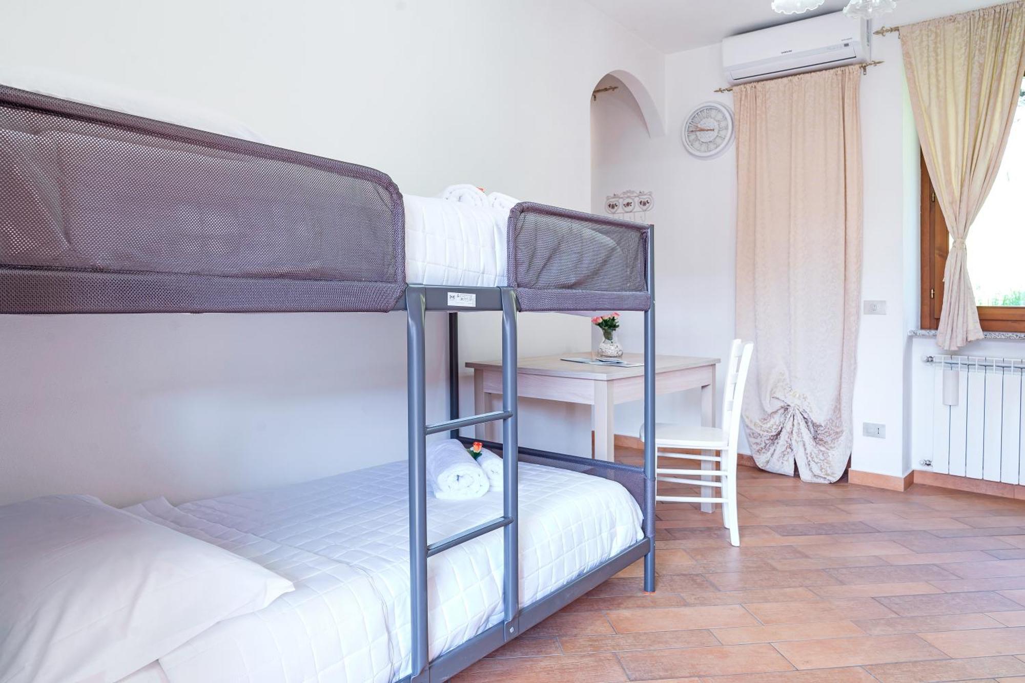 B&B La Corte And Home Restaurant - Free Parking - 10 Minutes To The Lake And Centre Комо Экстерьер фото