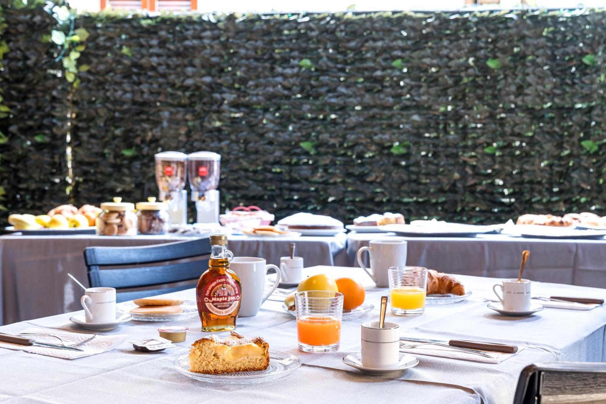 B&B La Corte And Home Restaurant - Free Parking - 10 Minutes To The Lake And Centre Tavernerio Экстерьер фото