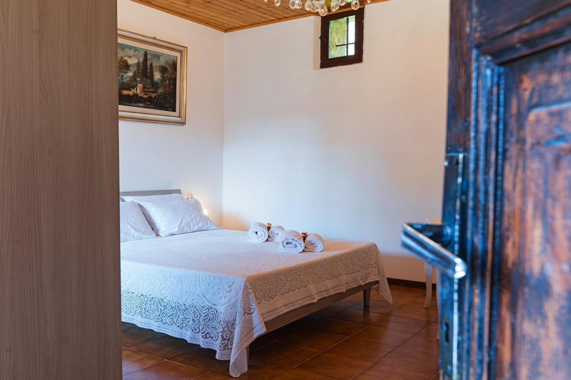 B&B La Corte And Home Restaurant - Free Parking - 10 Minutes To The Lake And Centre Комо Экстерьер фото