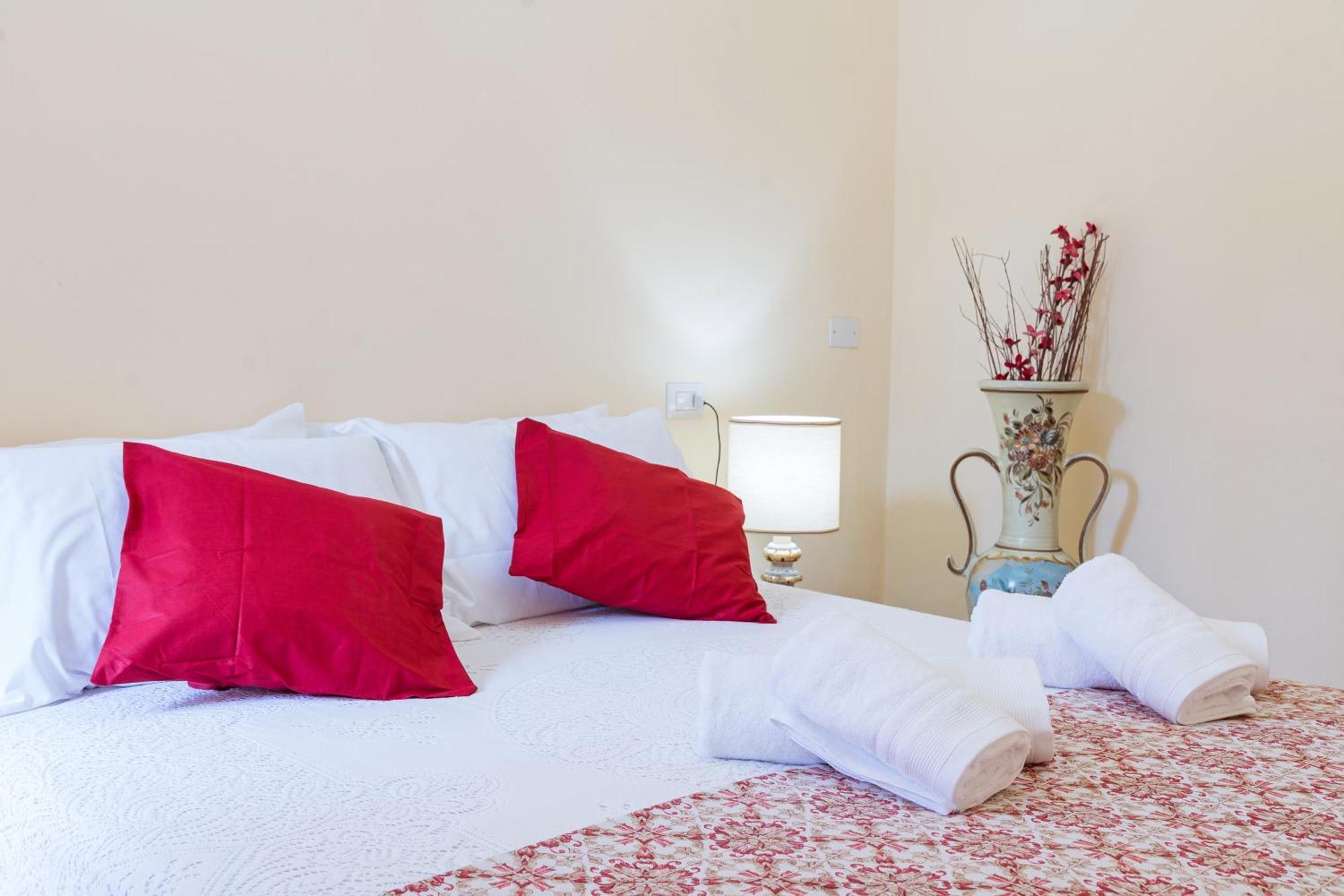 B&B La Corte And Home Restaurant - Free Parking - 10 Minutes To The Lake And Centre Tavernerio Экстерьер фото