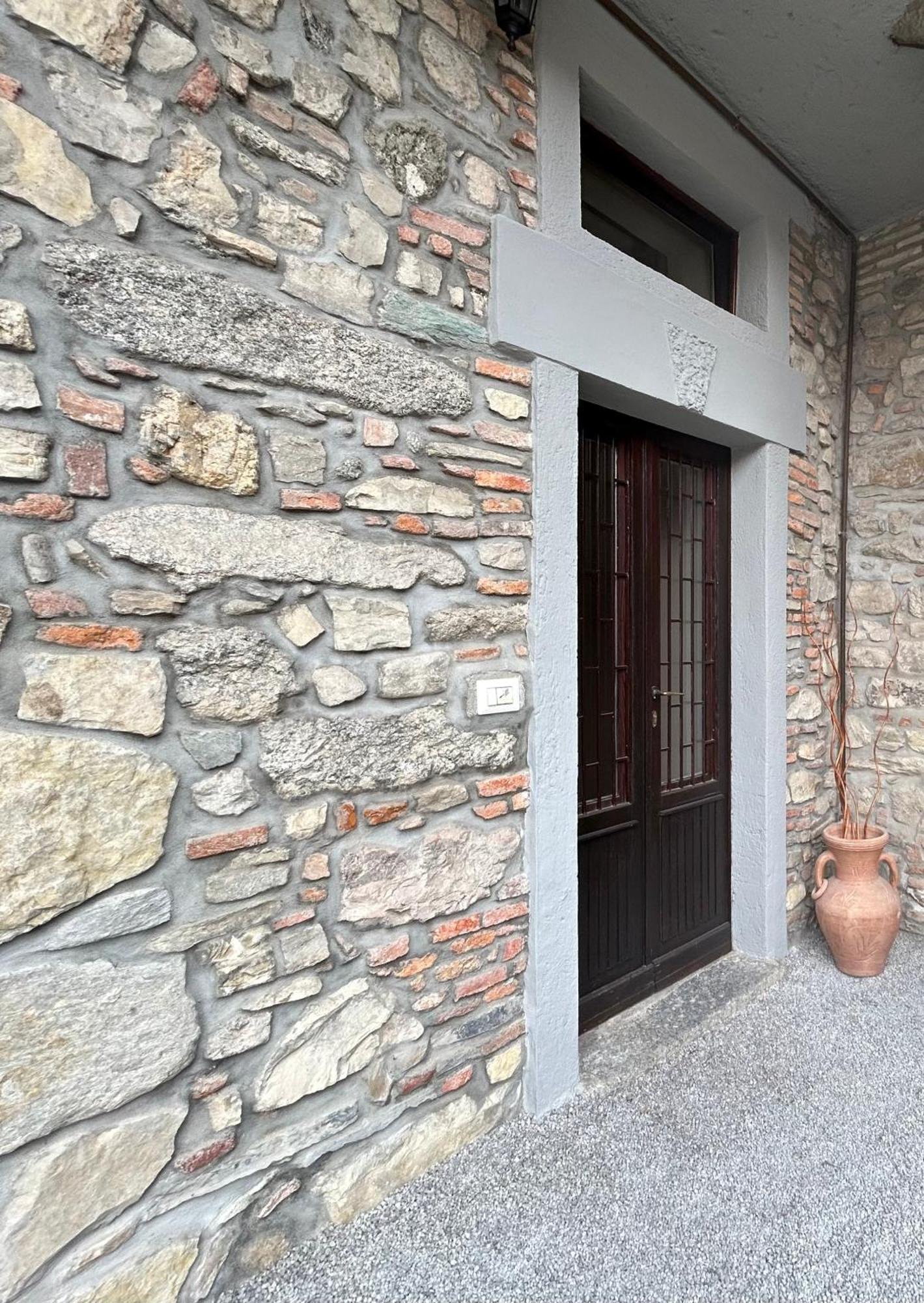 B&B La Corte And Home Restaurant - Free Parking - 10 Minutes To The Lake And Centre Комо Экстерьер фото